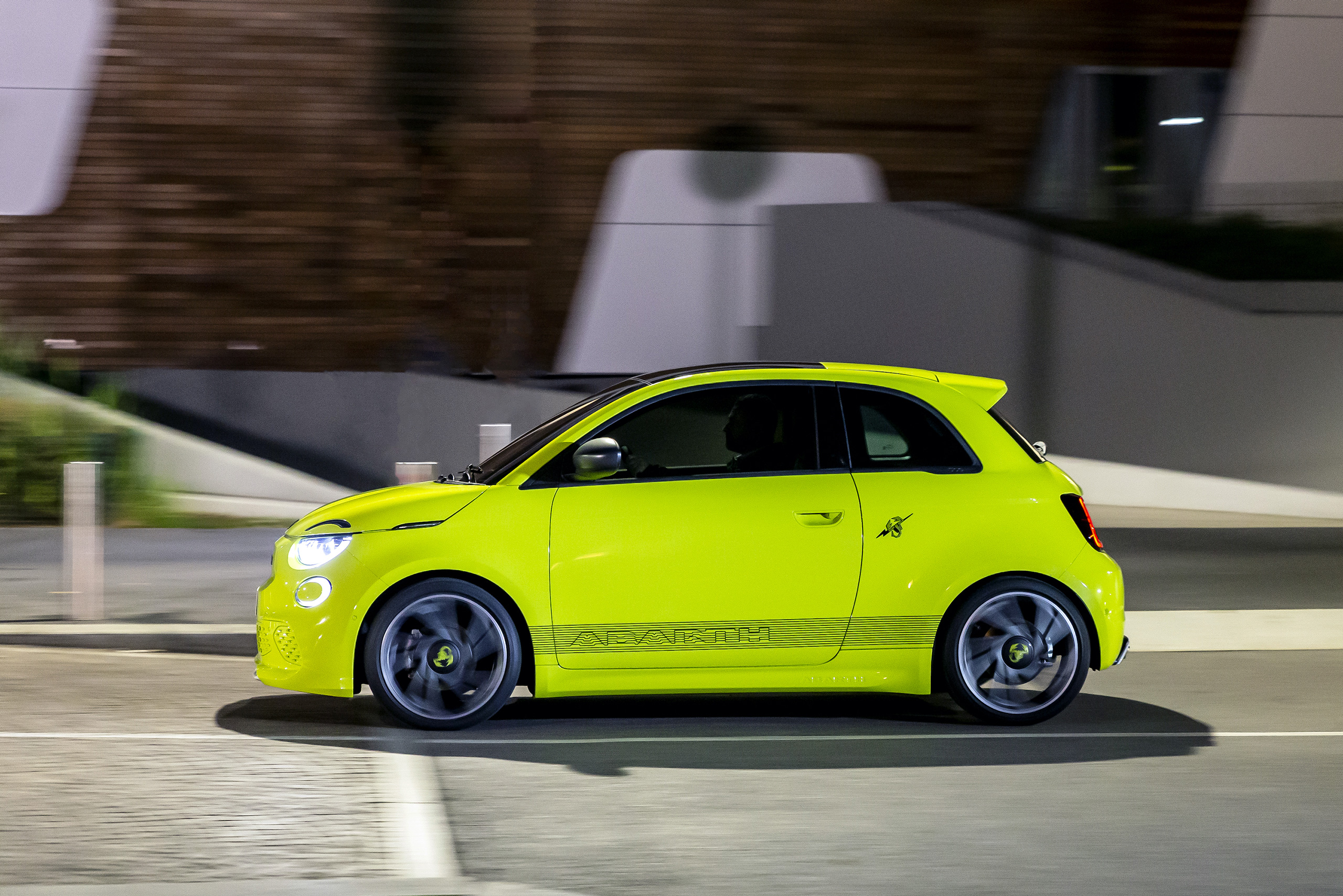 new abarth 500e