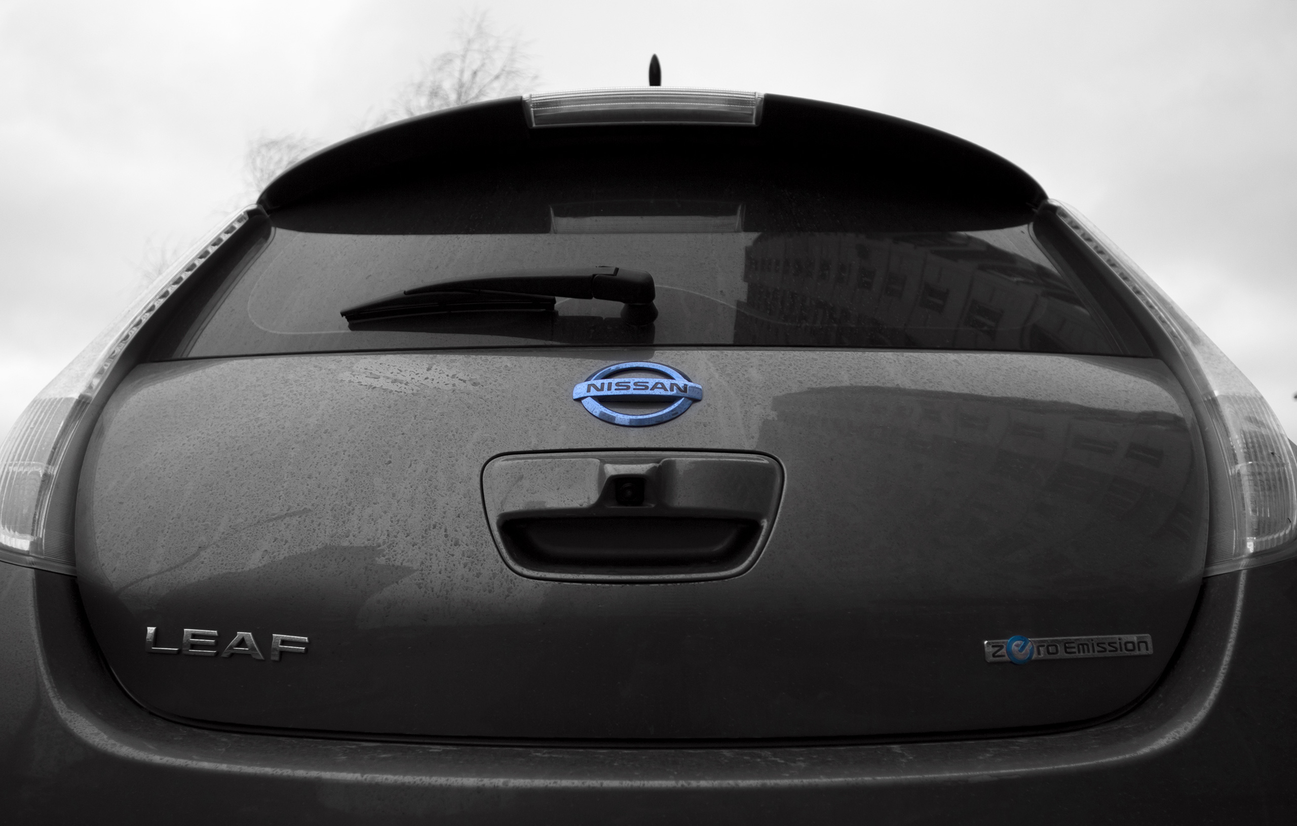 nissan leaf rear windshield wiper