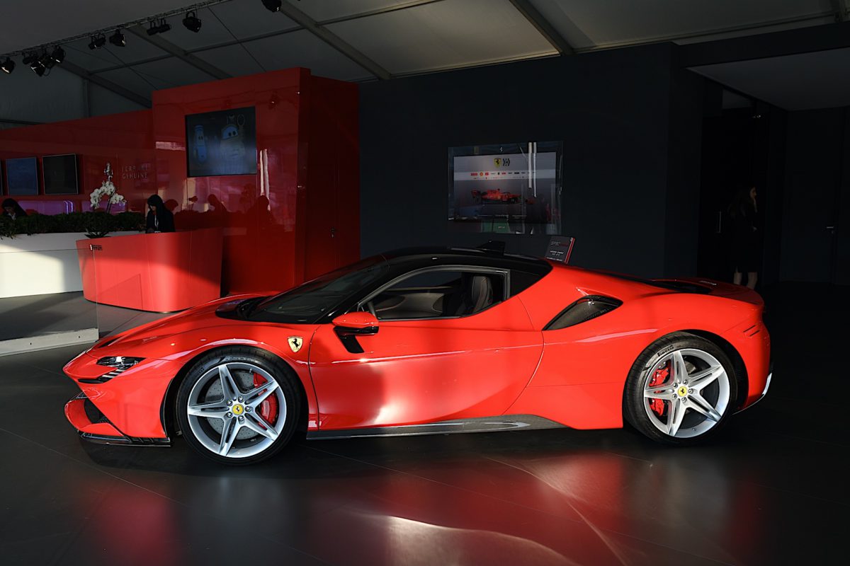 ferrari sf90 stradale showroom