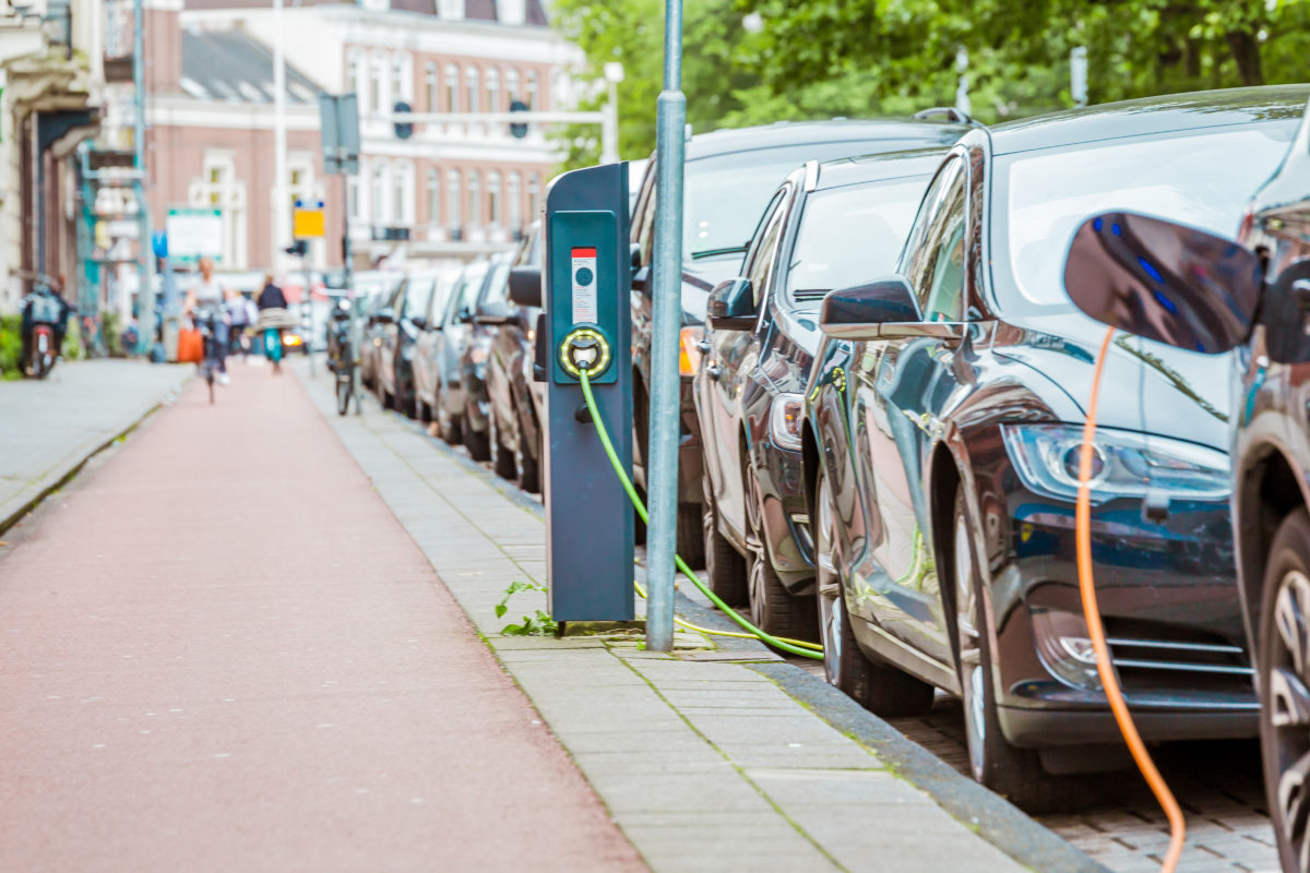 evs street parked charging scaled