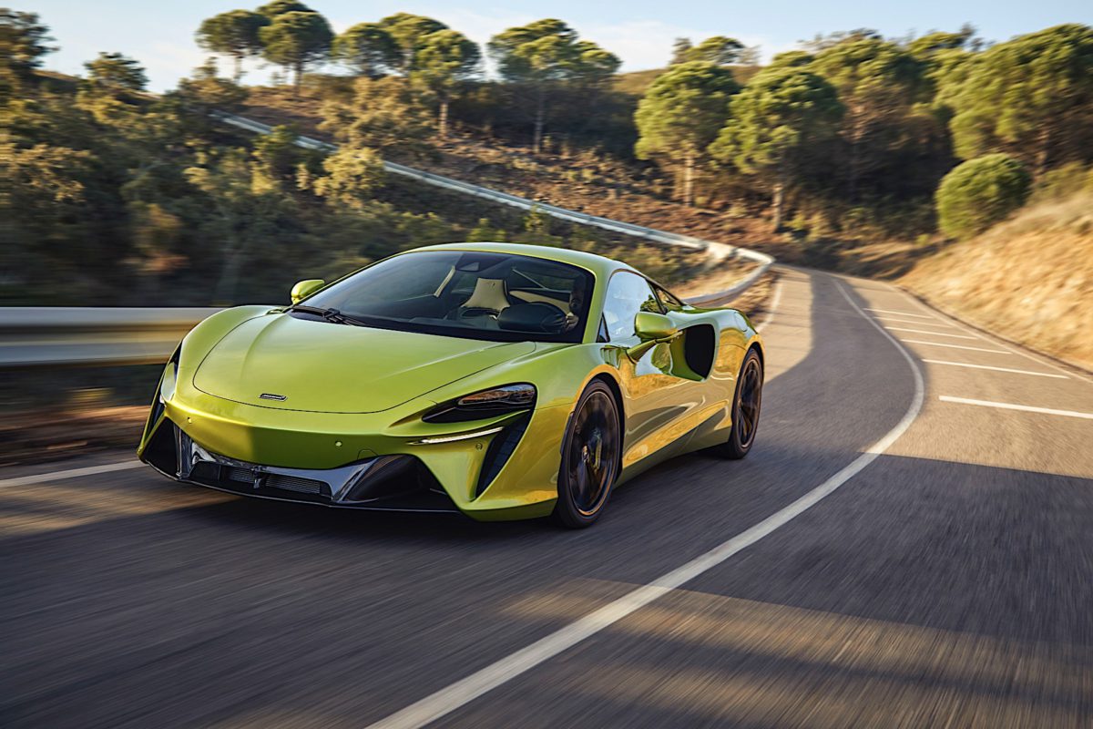 12912 McLarenArtura 1