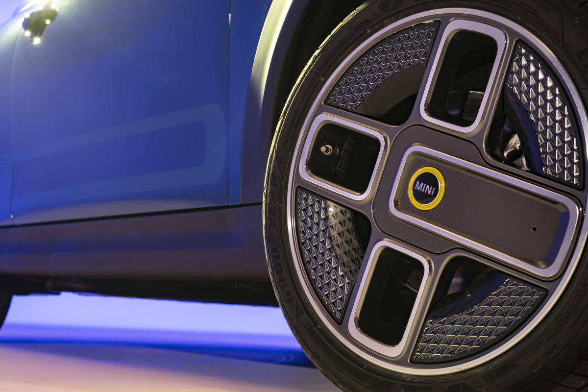 Mini Cooper S E wheel detail
