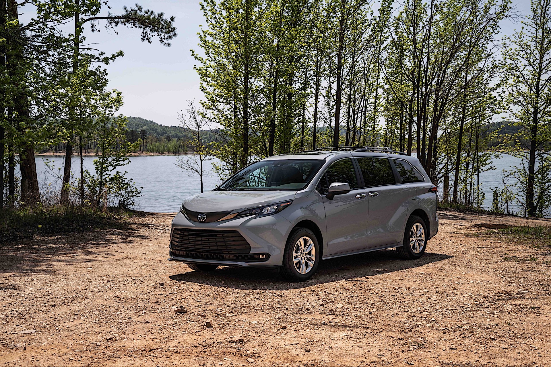 Take Your Entire Family Off The Beaten Path With The 2022 Toyota Sienna ...