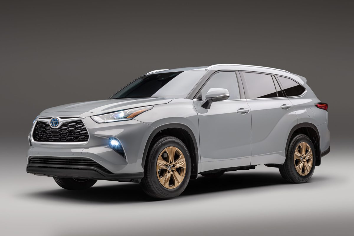 2022 Toyota Highlander Bronze 001 1 scaled 2