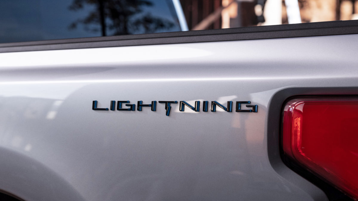 Lightning 16x9