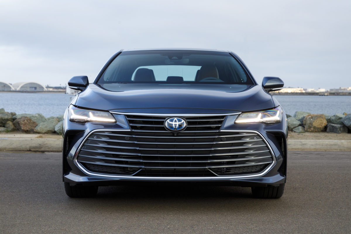 2021 Toyota Avalon Hybrid Limited 04