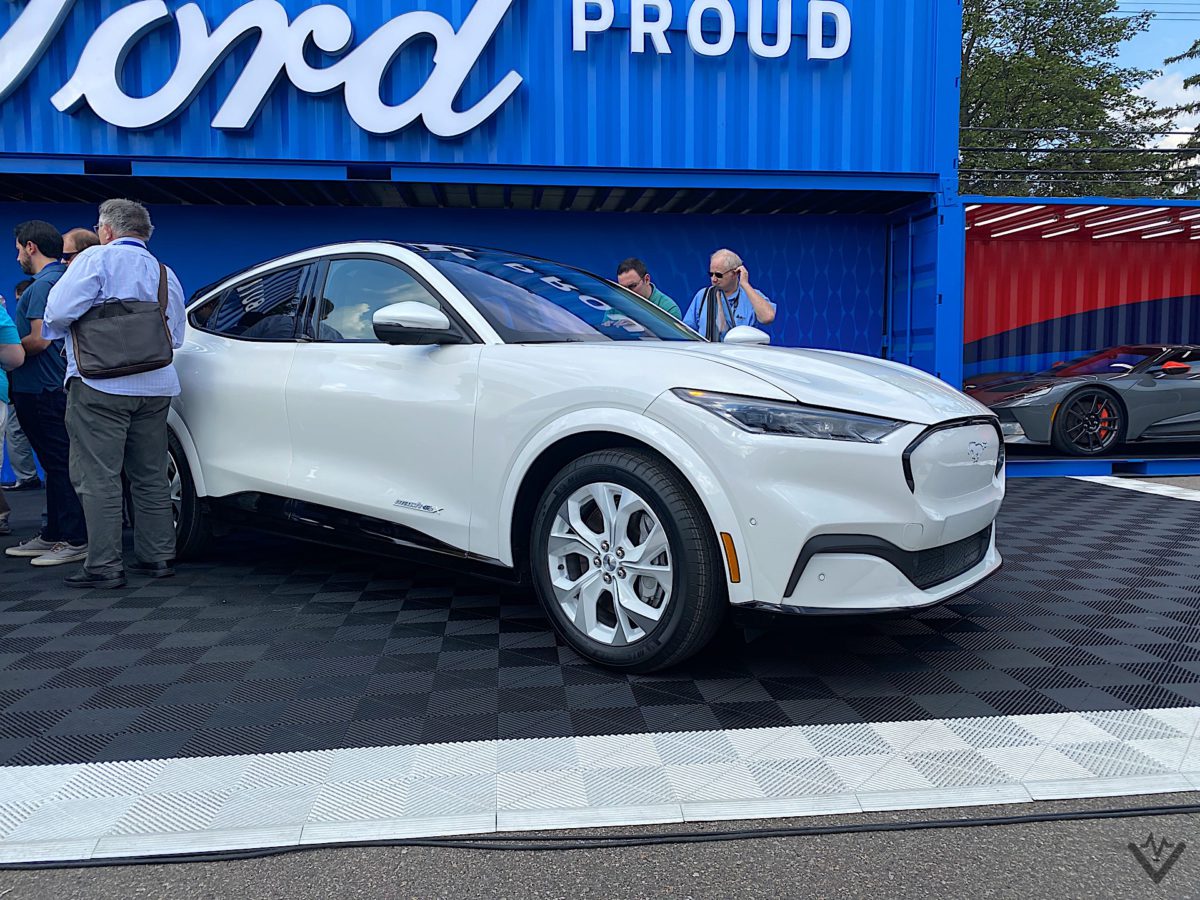 2022 Mustang Mach E Ice White 10