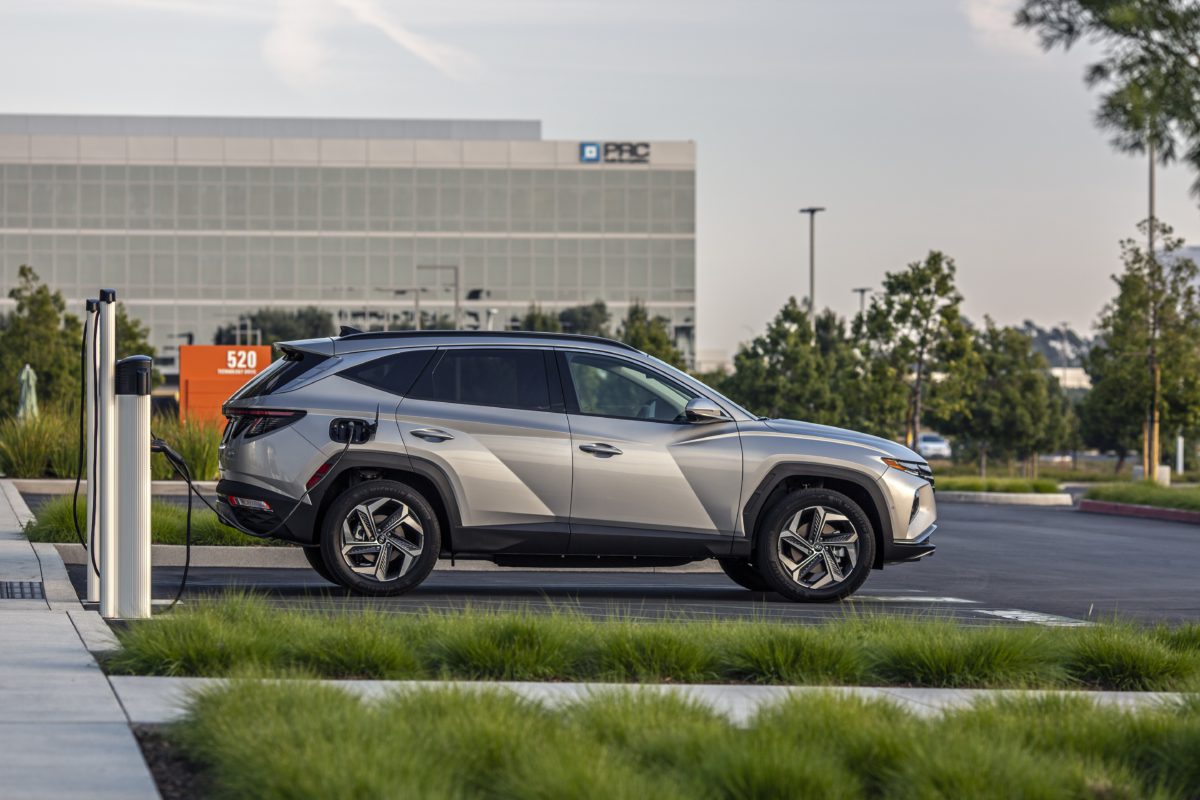 Large 45165 2022TucsonPlug inHybrid