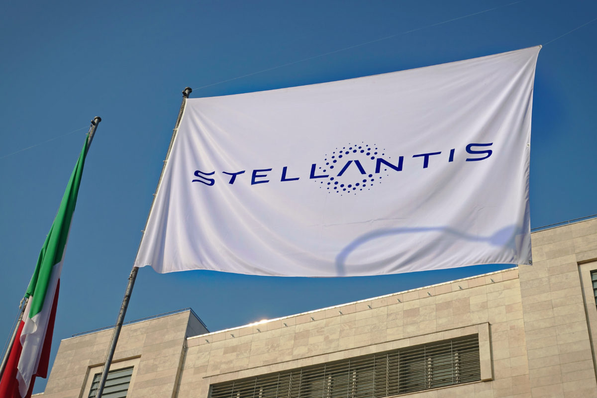 stellantis flag italy