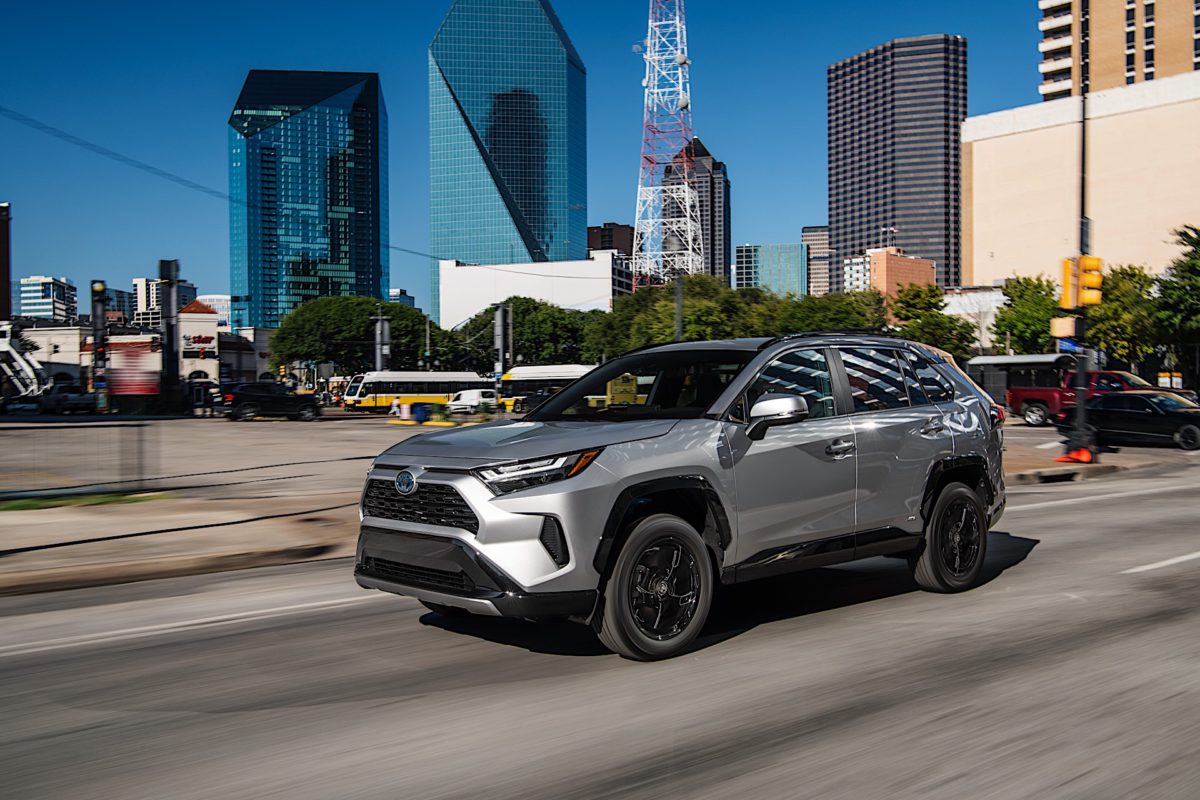 2022 Toyota RAV4 SE Hybrid 8023