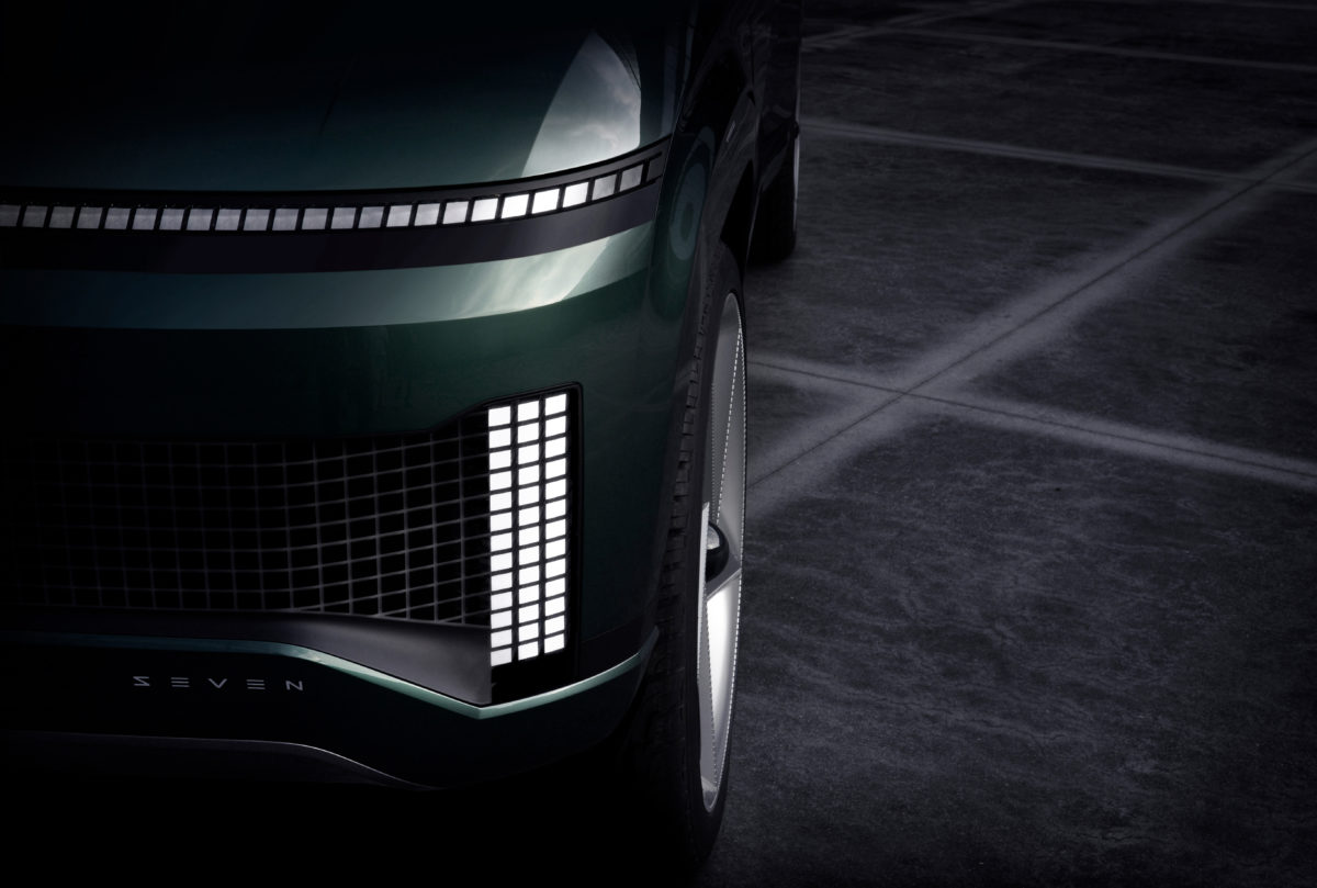 48559 HyundaiMotorTeasesSneakPeekofSEVENAll ElectricSUVConcept