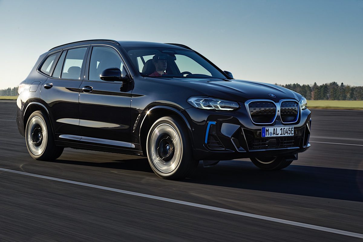 BMW iX3 P90432173 highRes 1