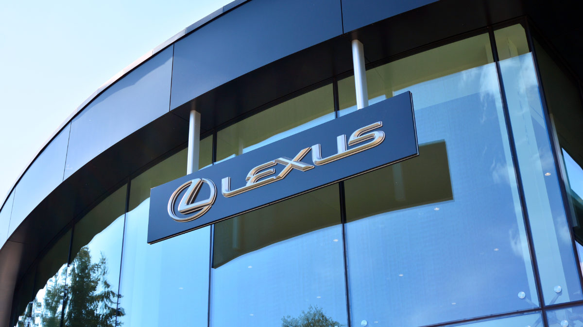 lexus dealership sign