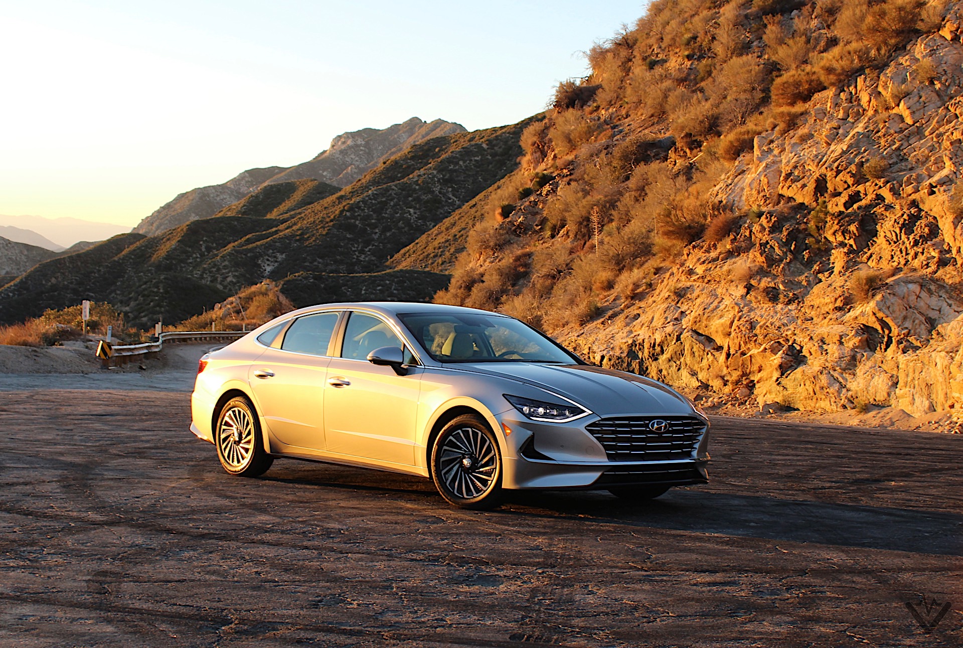 2022 Hyundai Sonata Hybrid review: The tech lover???s mid-size sedan - EV ...