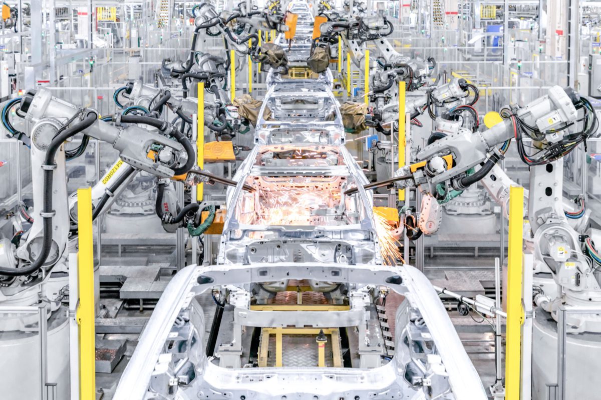 289352 Car manufacturing underway at Luqiao manufacturing plant in China