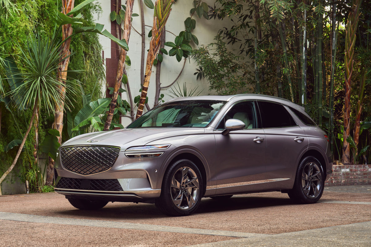 2023 Genesis Electrified GV70 28