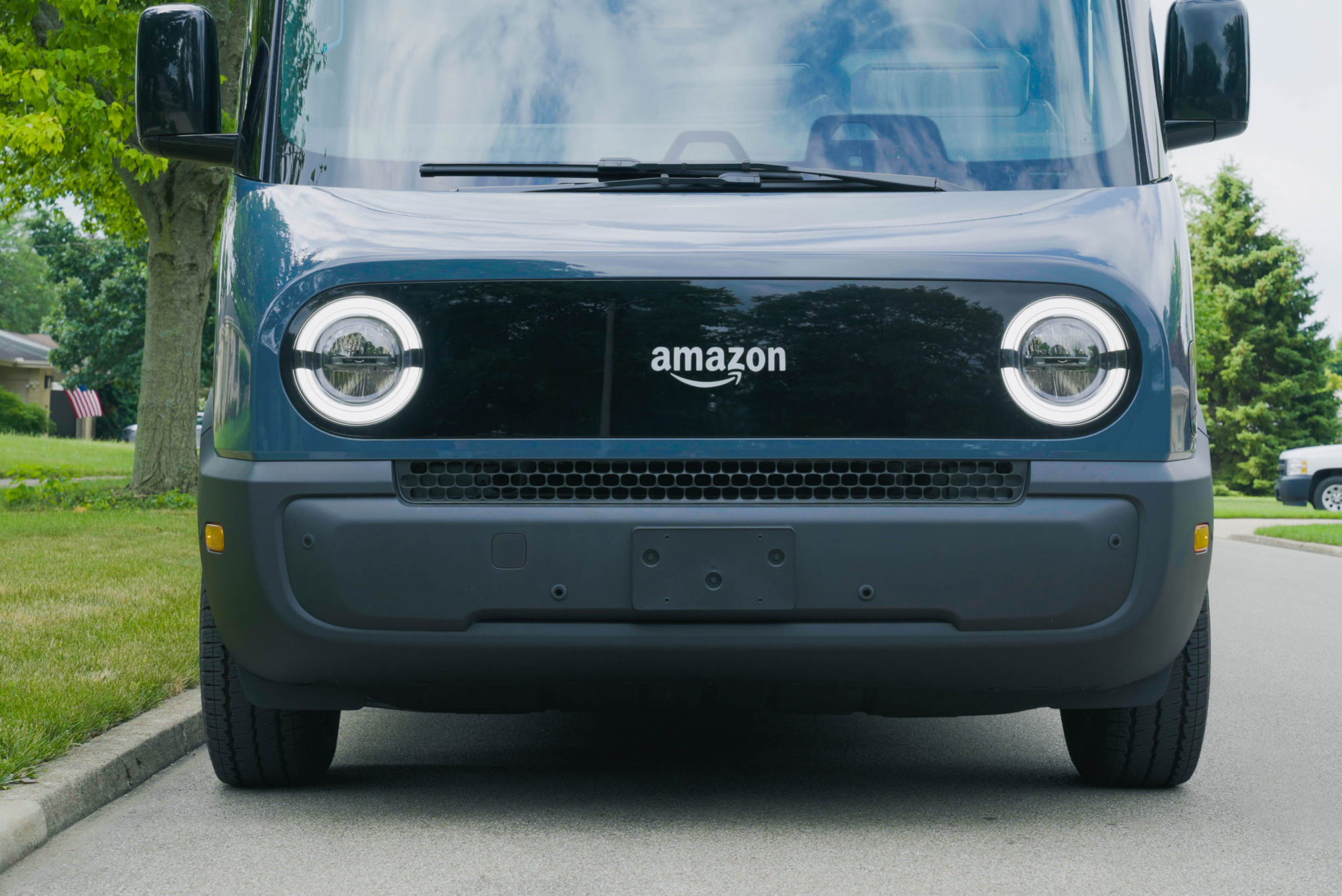Amazon driver gives an upclose look at the new Rivian EDV allelectric
