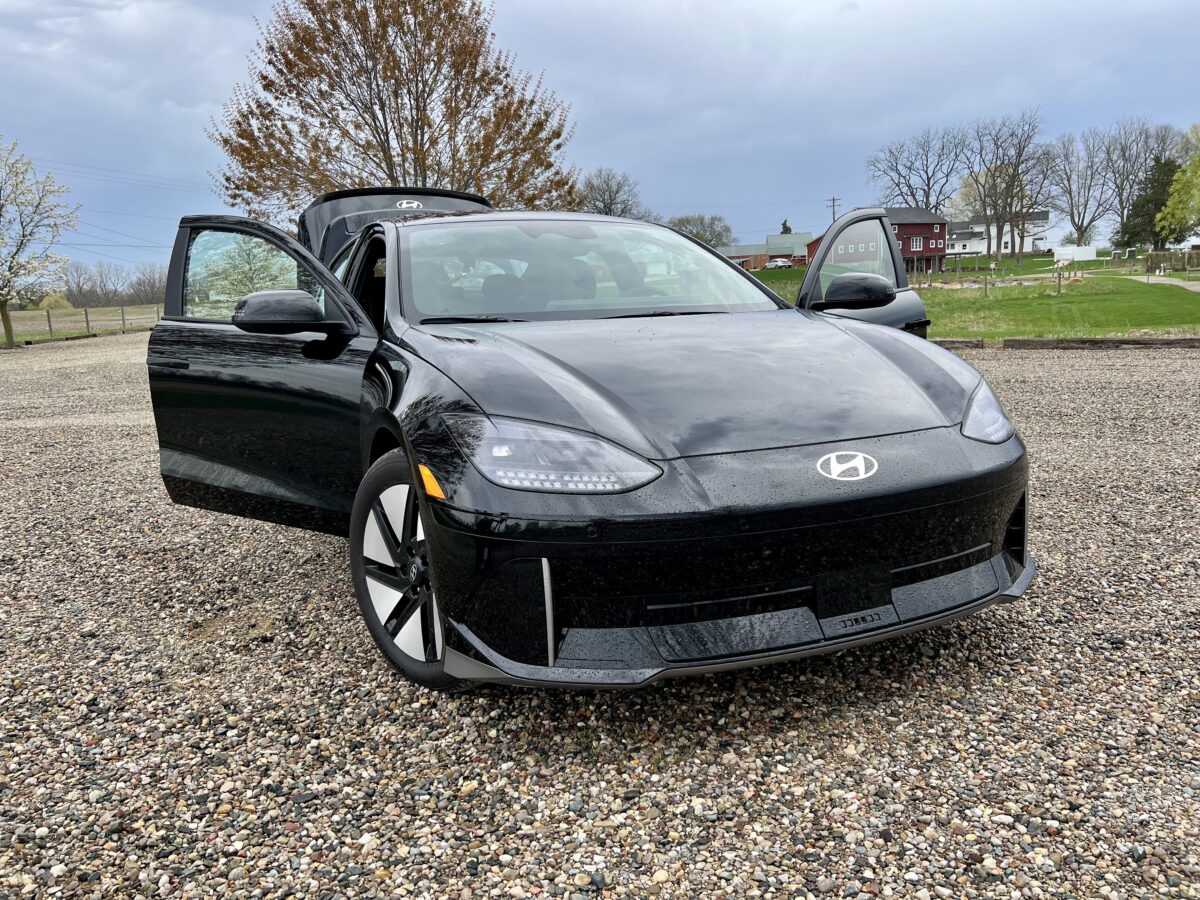 Preparing for the range test. Photo credit: Chad Kirchner / EV Pulse