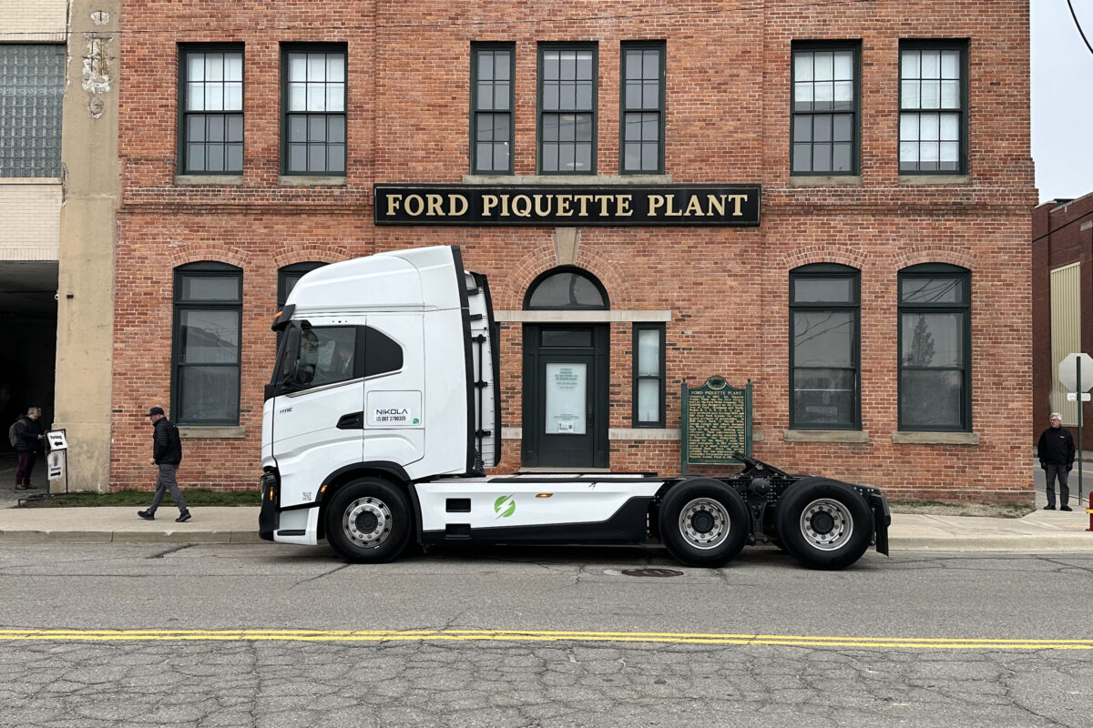 Nikola Class 8 Truck Main Art