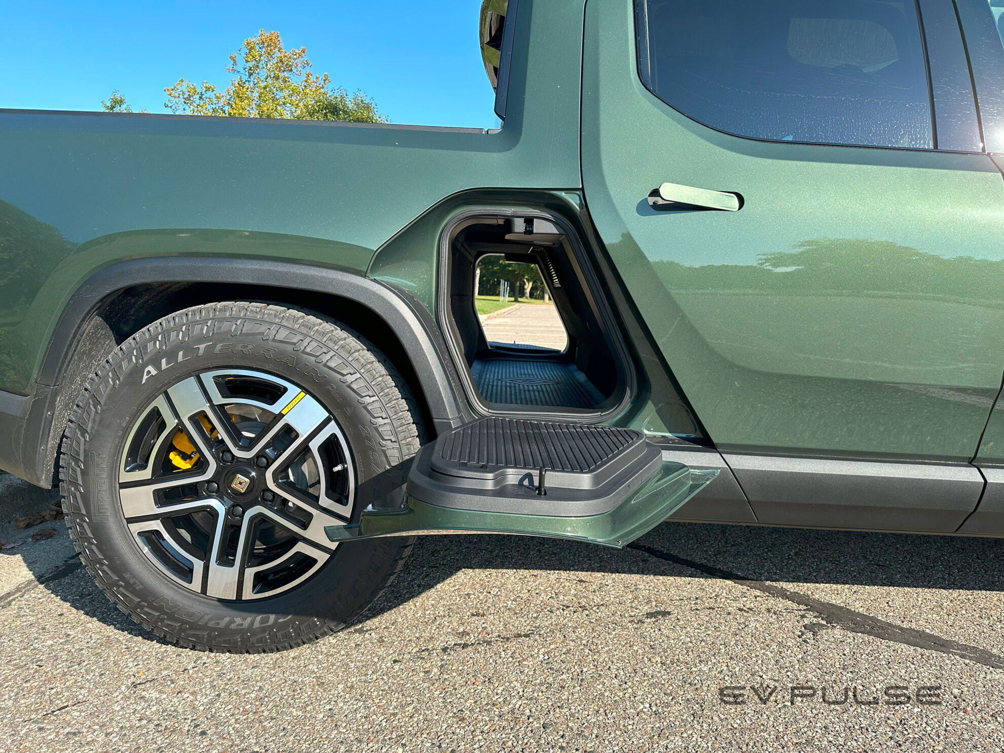 Full Fender and Mirror Kit | RIVIAN R1T 2023 Full Fender and Mirror Kit | RIVIAN R1T 2023