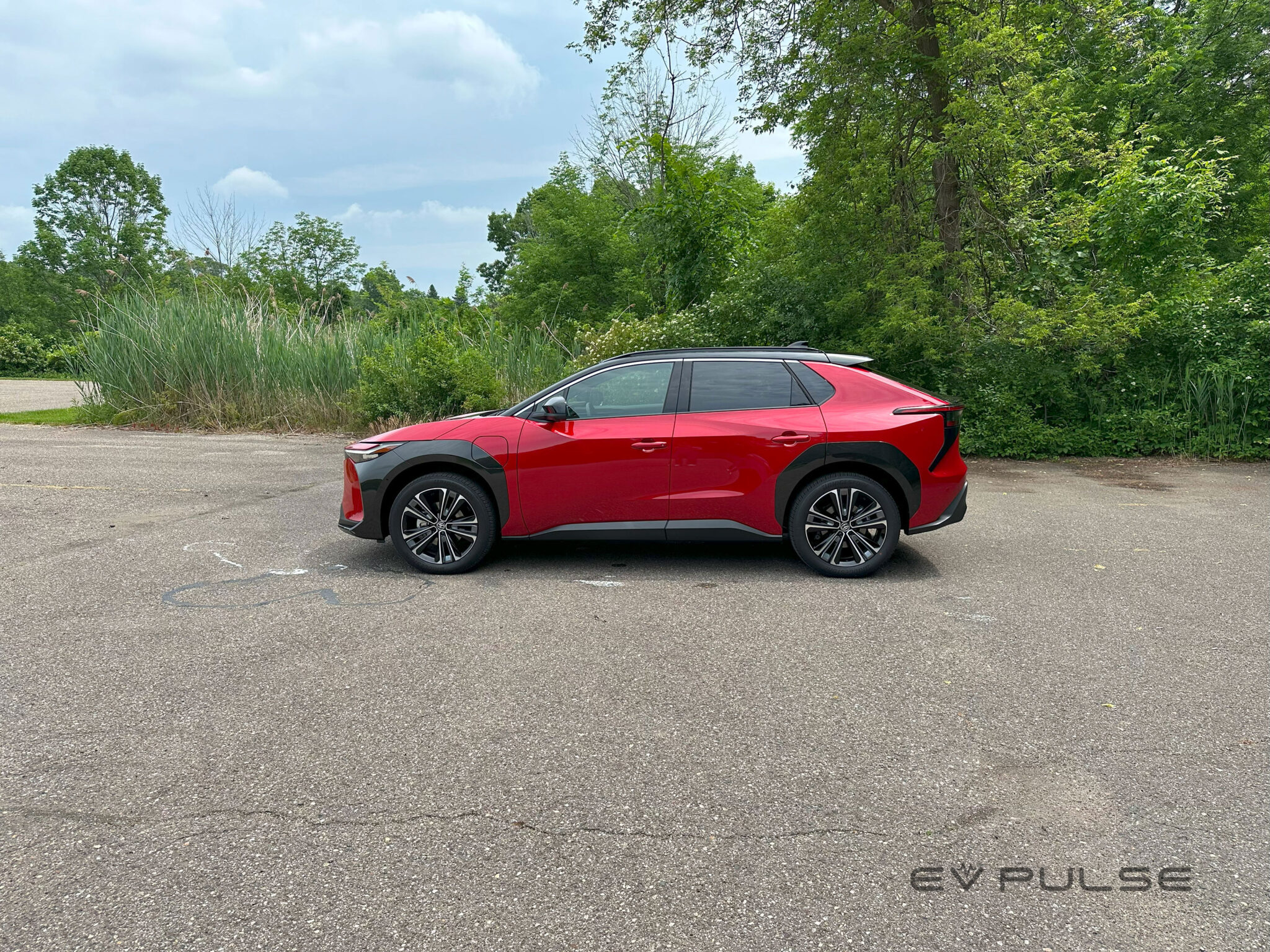 2024 Toyota bZ4X AWD Limited review: Significantly improved, still hard ...