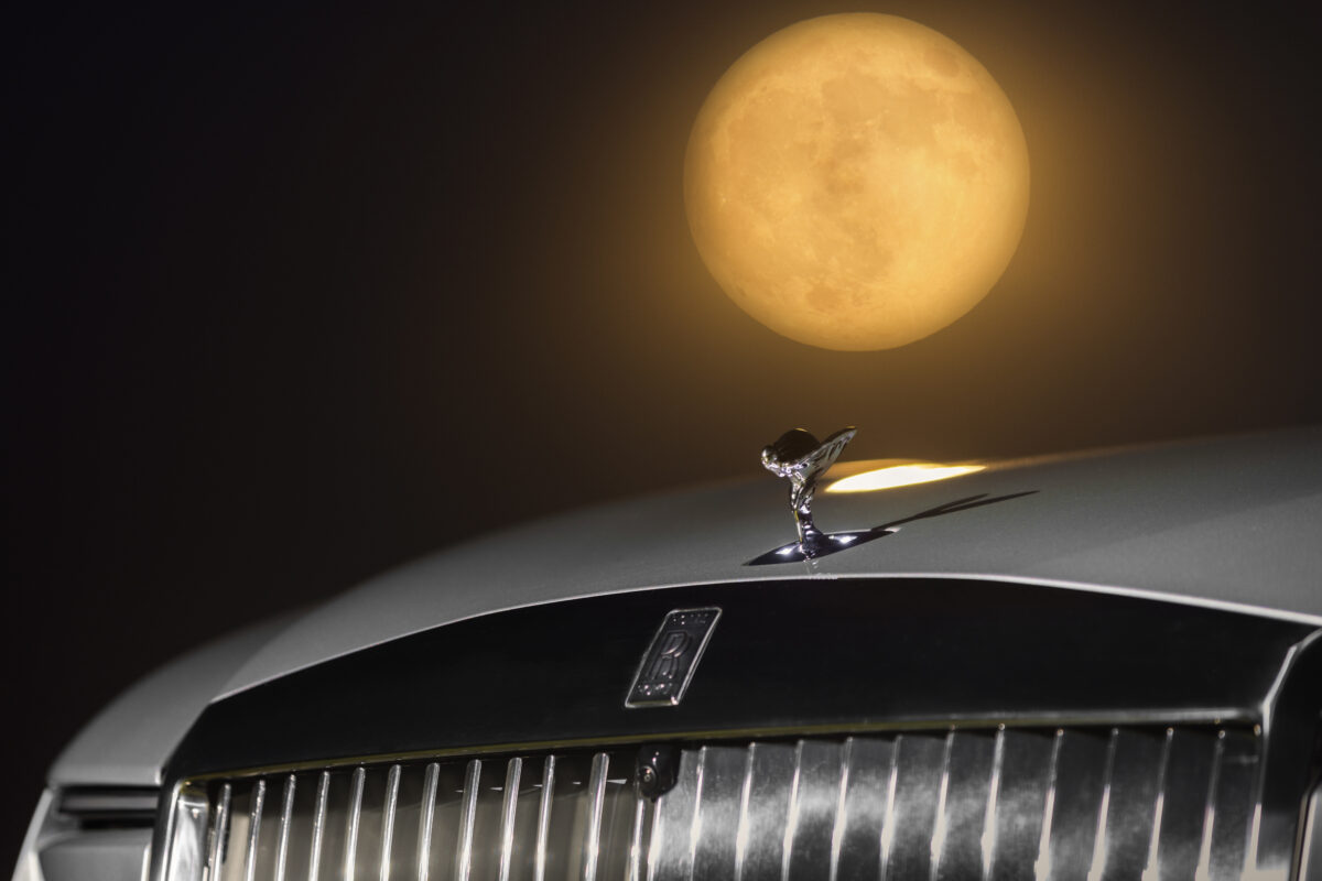 RR SPECTRE BESPOKE LUNAFLARE WITH MOON 2 1